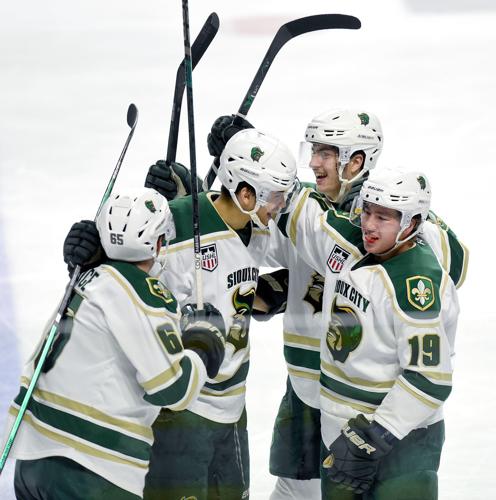 Hockey Fargo Force at Sioux City Musketeers