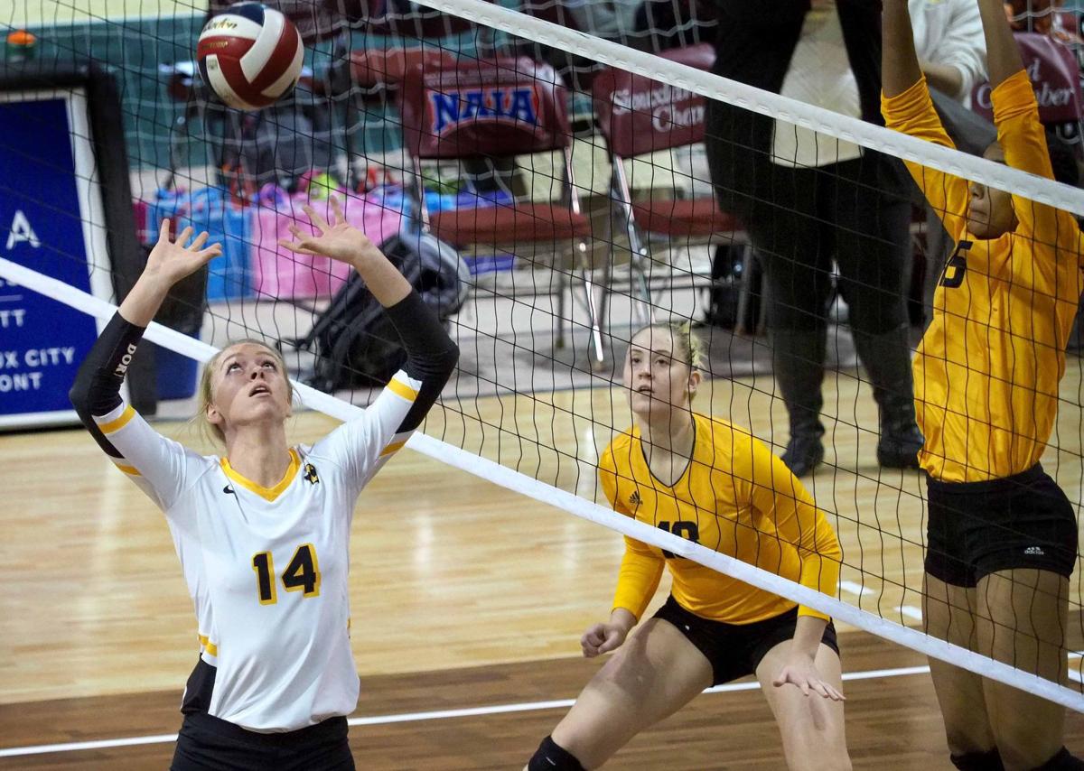NAIA VOLLEYBALL No. 4 Dordt sweeps past Ottawa Sports