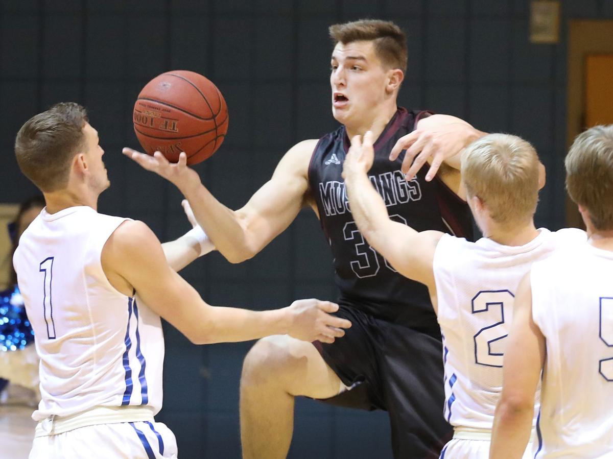 Forbes leads sharpshooting Chargers past Mustangs Briar Cliff