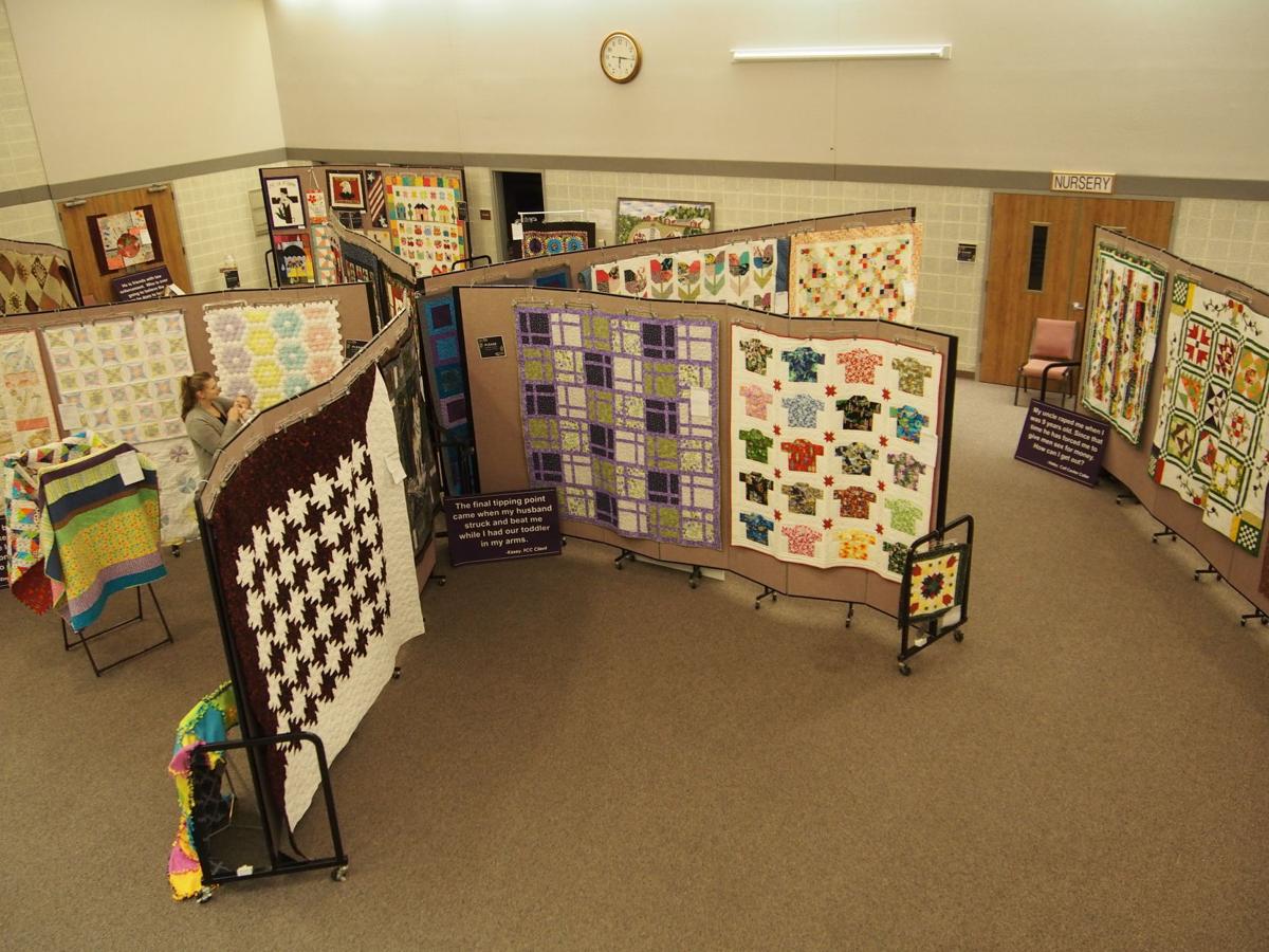 Holiday Quilt Show