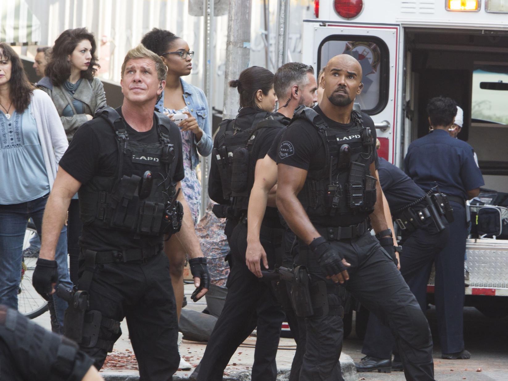 Shemar Moore Patrols The Mean Streets Of Los Angeles In S W A T Television Siouxcityjournal Com Shemar Moore Patrols The Mean Streets Of Los Angeles In S W A T Television Siouxcityjournal Com