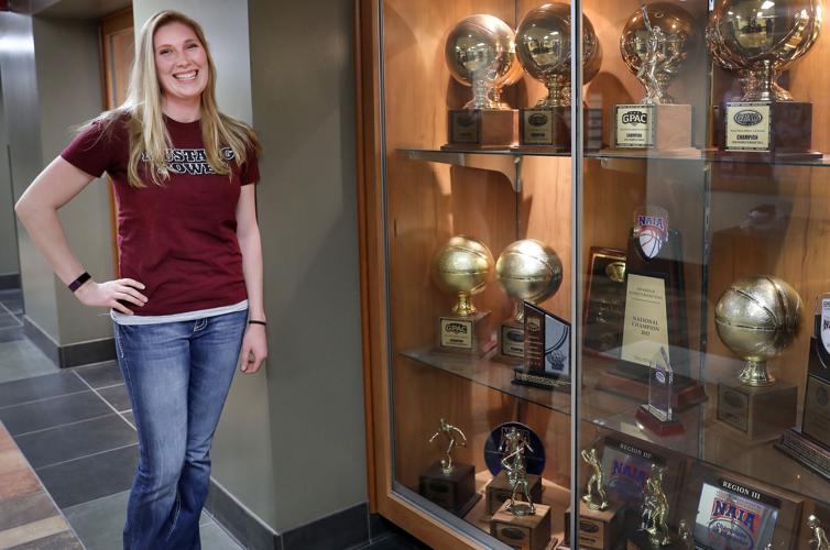 NAIA Morningside basketball Jessica Tietz