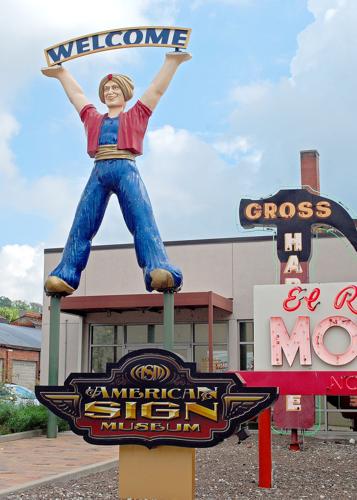 Travel American Sign Museum