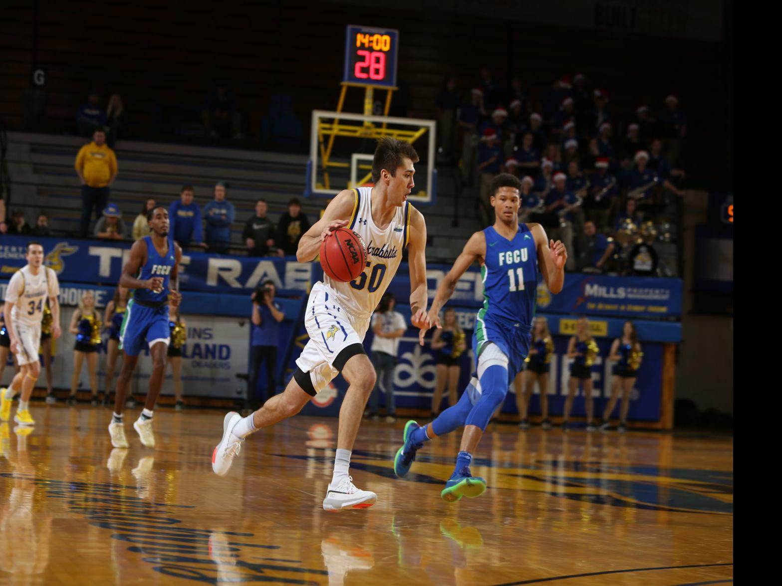 Winnebago Native David Wingett Finding His Role At South Dakota