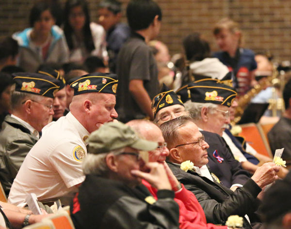 South Sioux City students honor military members