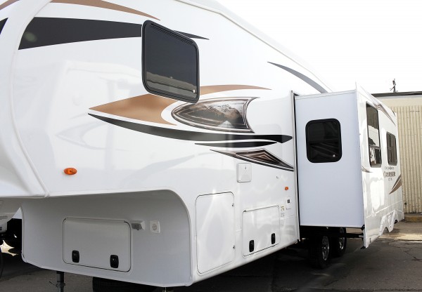 Fedders Marine & RV displays mobile units