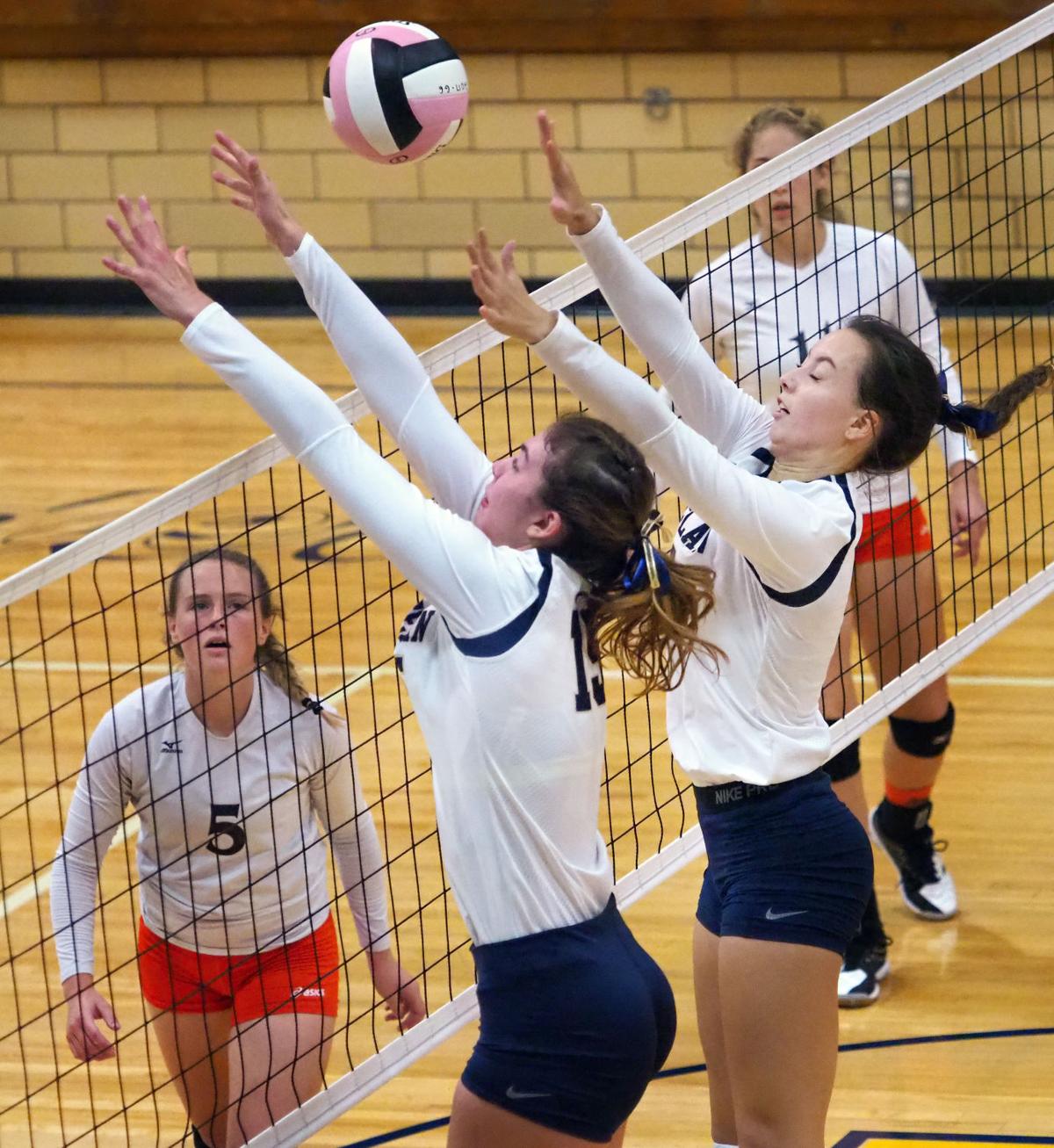 Council Bluffs Thomas Jefferson at Heelan volleyball