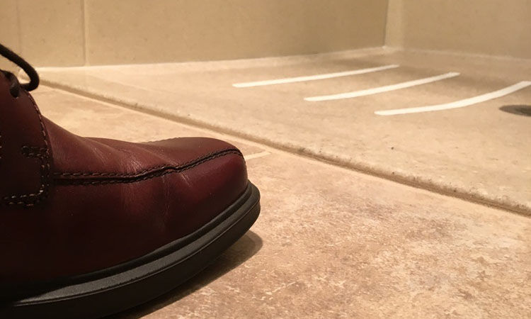 Low threshold shower base