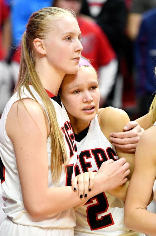 Cedar Falls vs Indianola state basketball