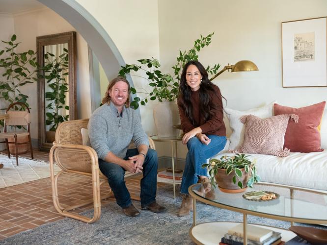 Making Gains Chip And Joanna Gaines Had Halting First Steps Too Television Siouxcityjournal Com - Chip And Joanna Gaines Home Decor Line Dance