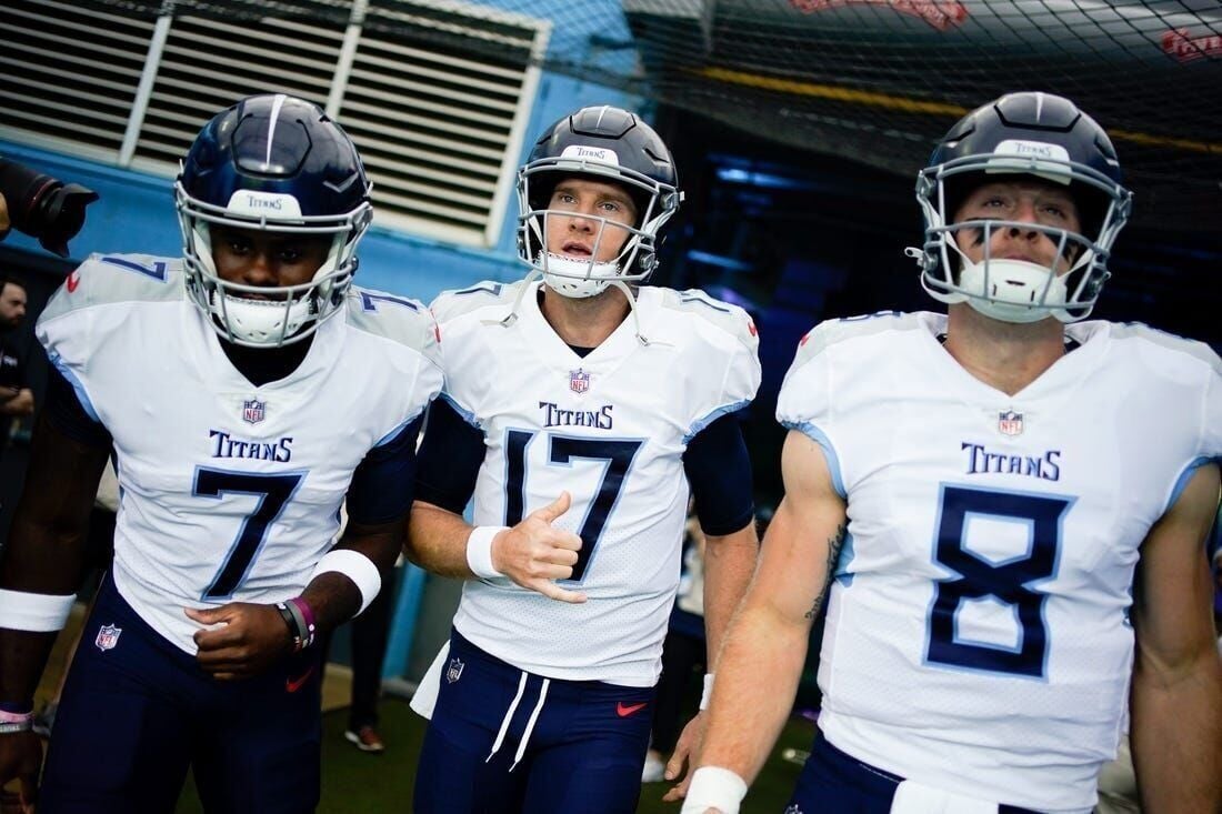 The readers deliver their submissions for the Titans' uniform