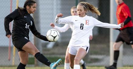 Siouxland girls soccer West outdistances South Sioux City Heelan Siouxland girls soccer West outdistances South Sioux City Heelan
