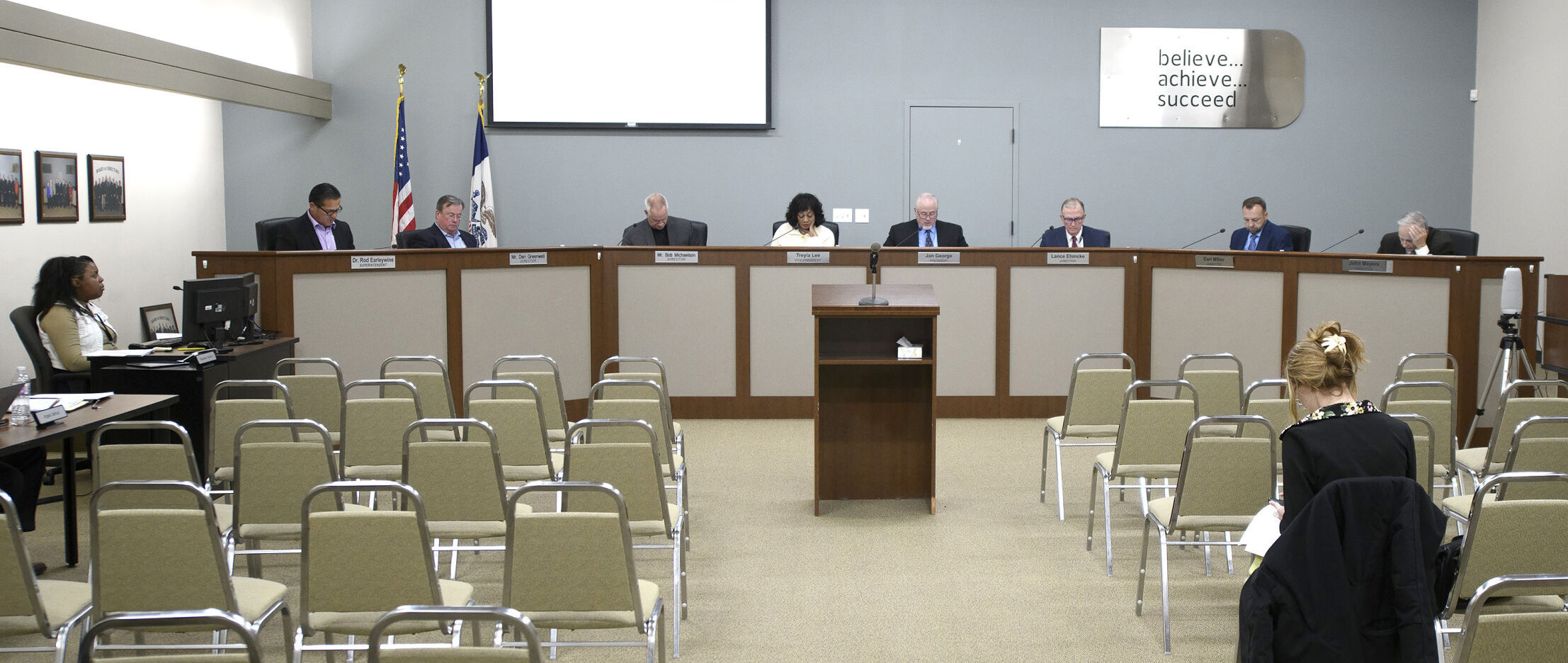 Wage increases for Sioux City teachers, other staff approved - Vimarsana News