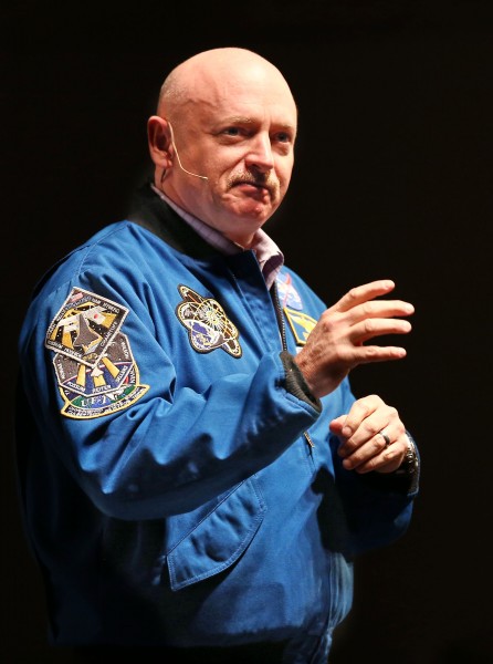 PHOTO: Mark Kelly speaks at USD | Local news | siouxcityjournal.com