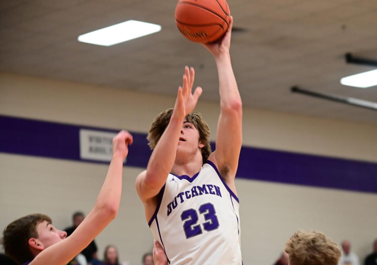 Boys basketball MOCFloyd Valley outlasts Lions