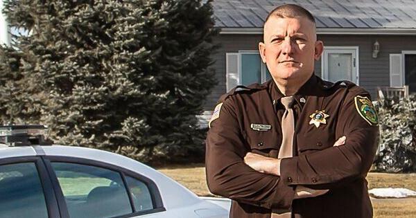 Saunders County sheriff recalls close call after chase suspect from Lincoln nearly runs him over in ditch - Vimarsana News