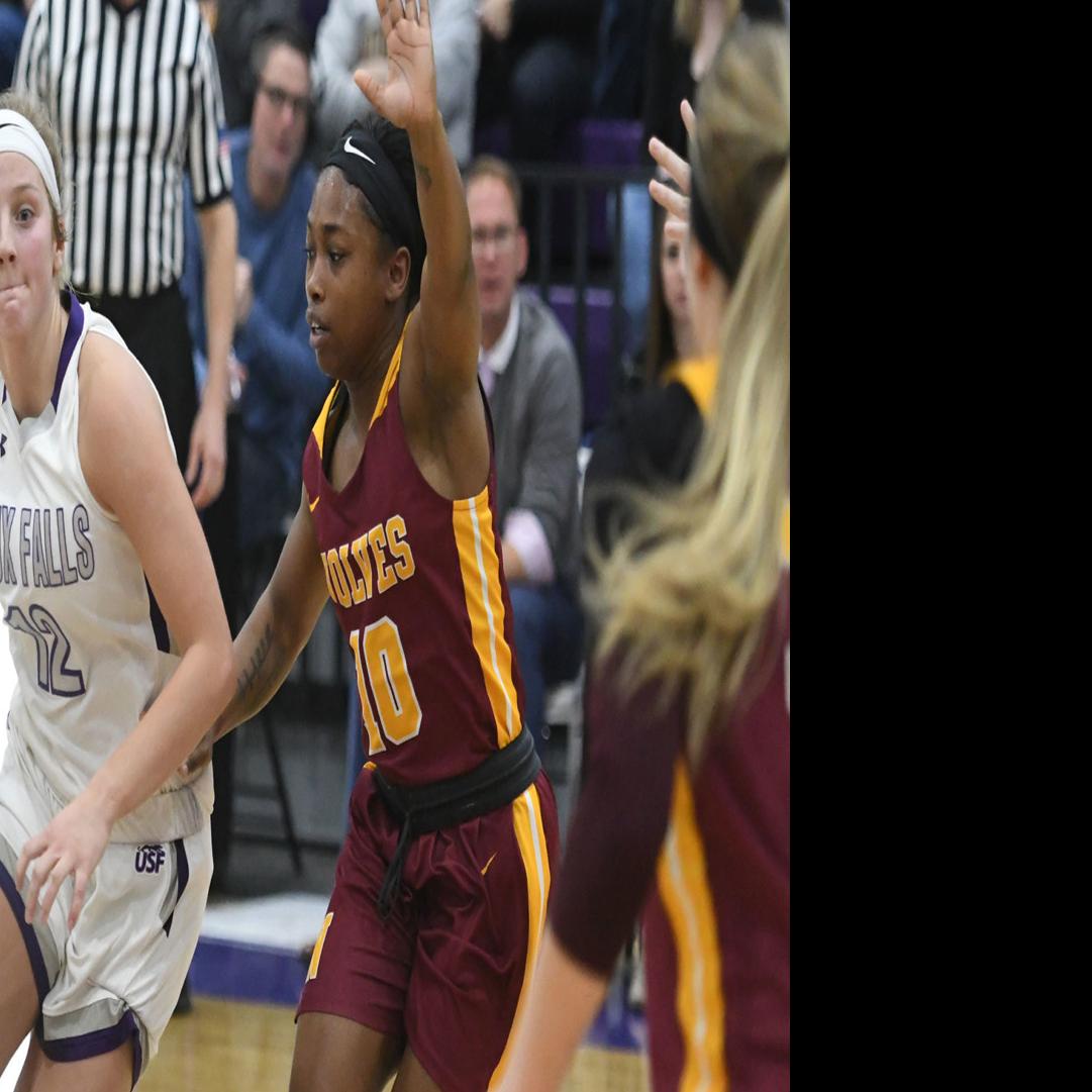Cherokee S Kaely Hummel Nears University Of Sioux Falls 3 Point