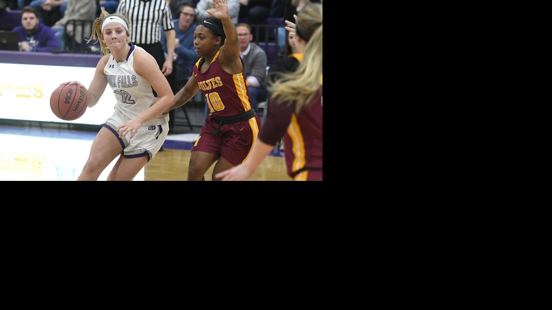 Cherokee S Kaely Hummel Nears University Of Sioux Falls 3 Point