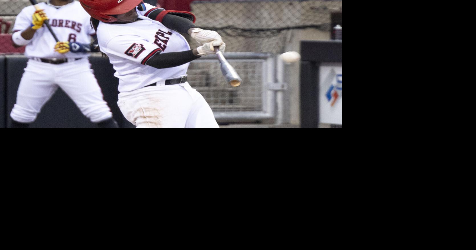 X's bats fall short against Canaries in series opener