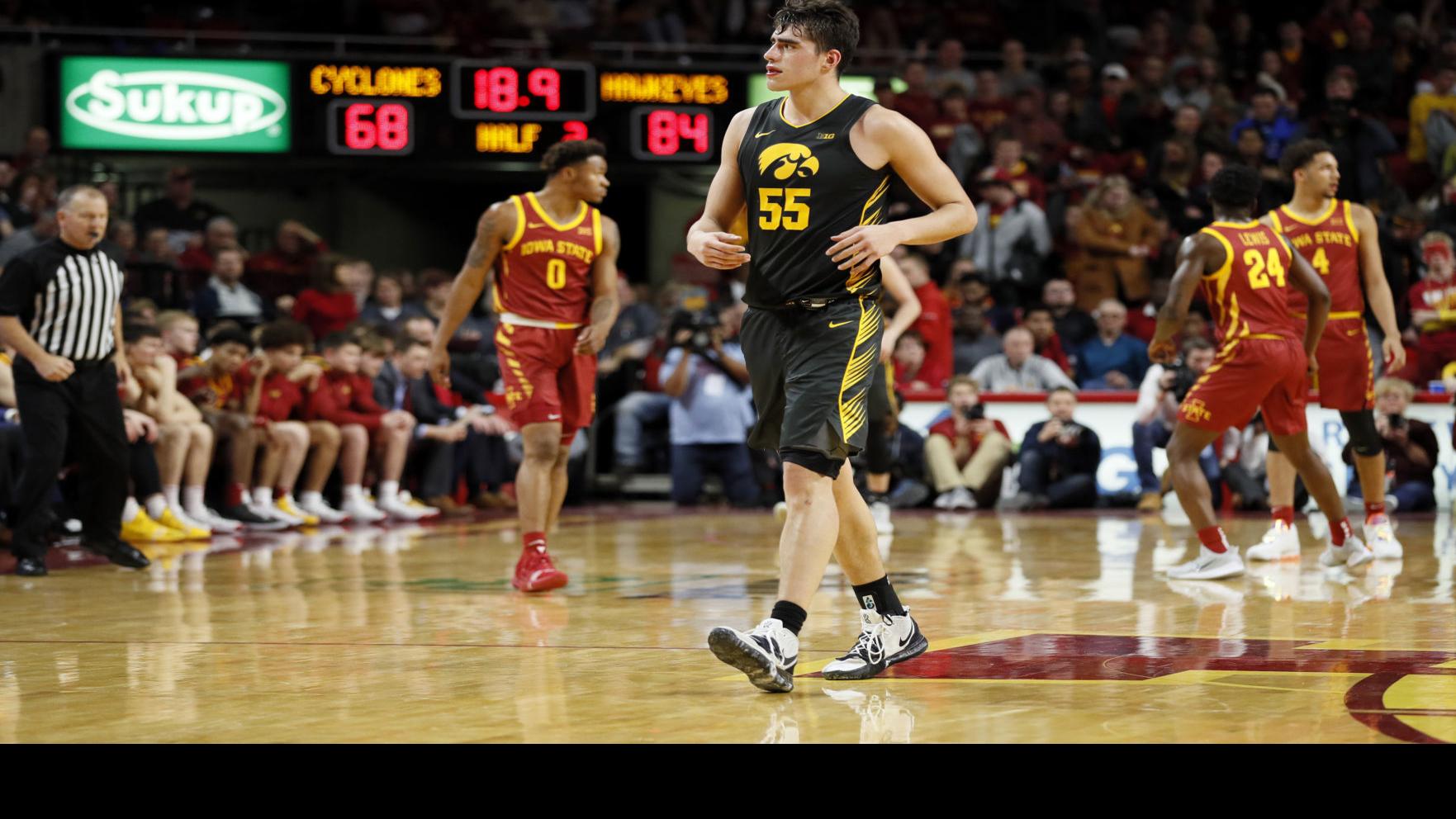 Luka Garza S Double Double Leads Iowa To 84 68 Win Over Iowa State