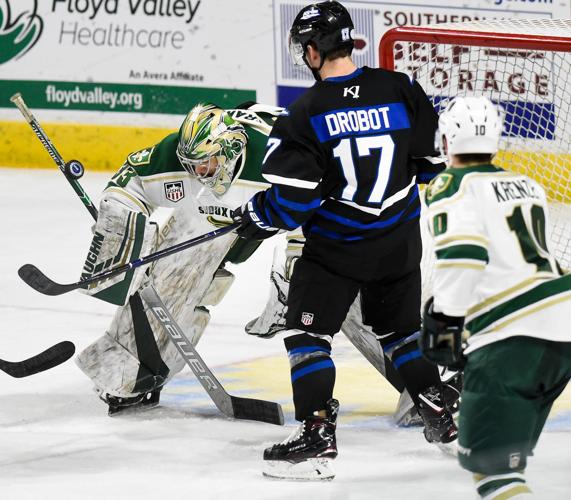 Hockey Fargo Force at Sioux City Musketeers
