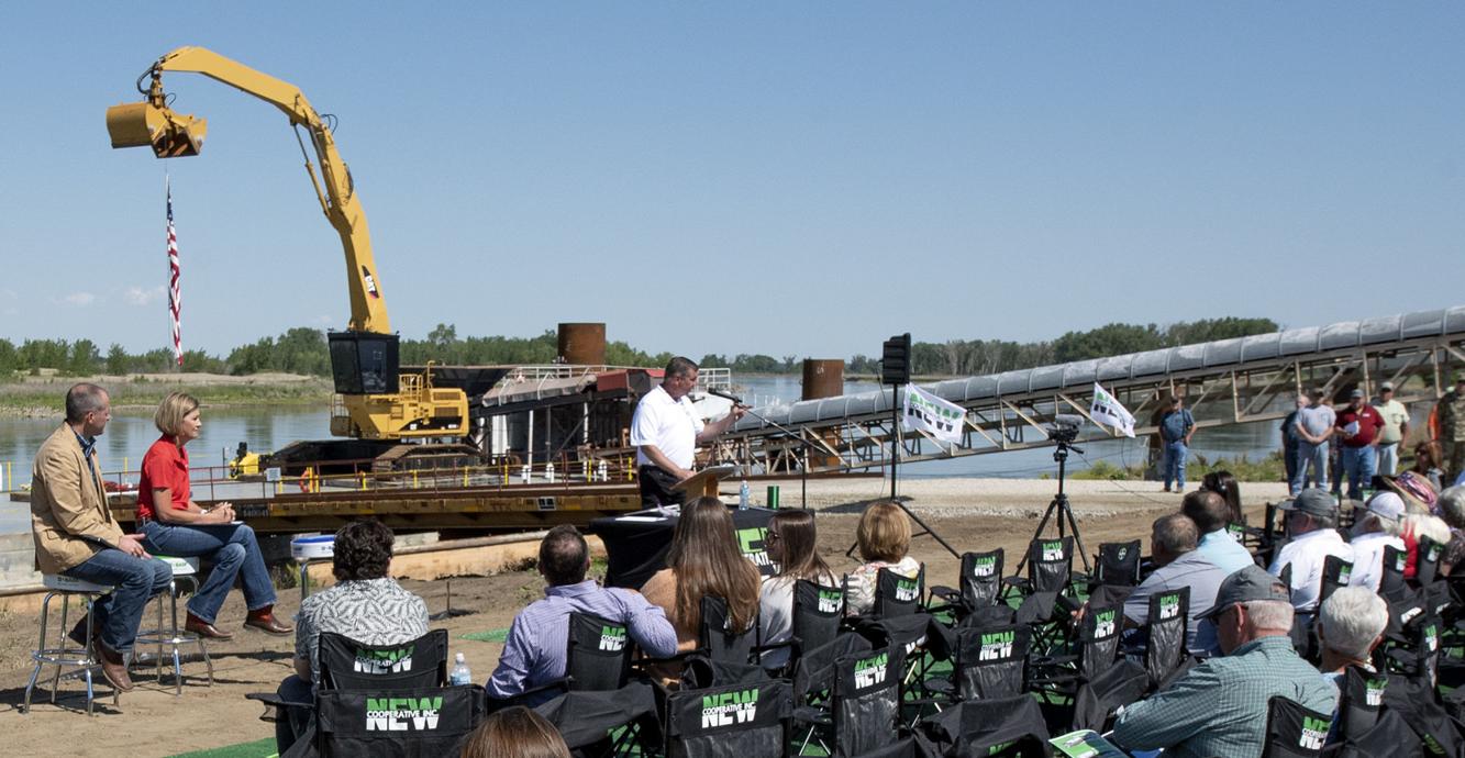 Missouri River barge terminal officially opens near Blencoe, Iowa