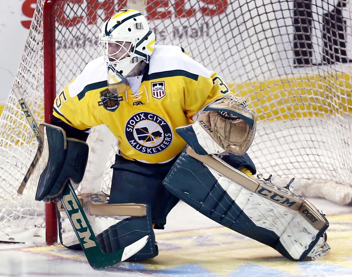 Ushl Leading Goaltender Shines For Musketeers Musketeers Siouxcityjournal Com