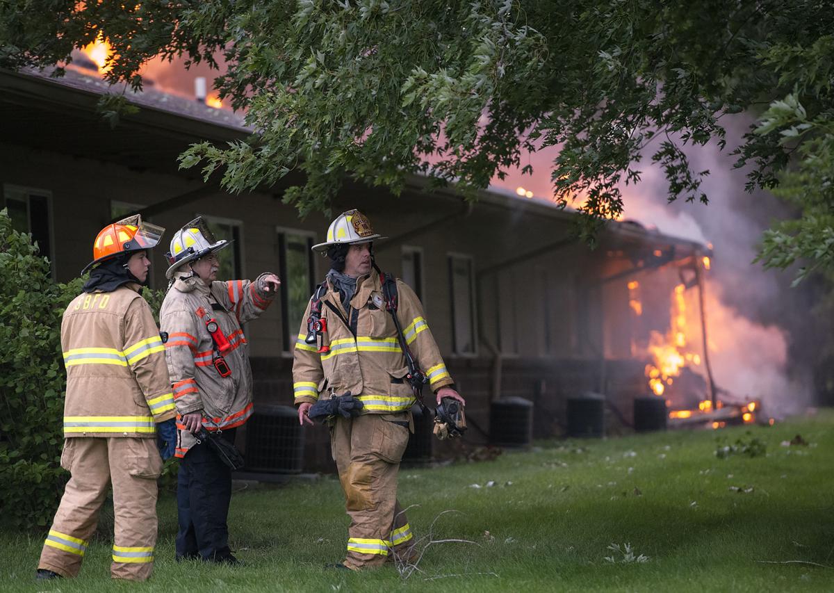 No injuries reported in North Sioux City apartment fire