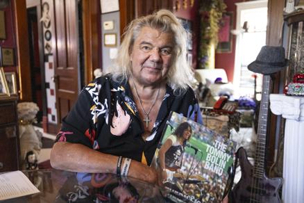 Johnnie Bolin on brother Tommy, Sioux City's Guitar Hero - Vimarsana News