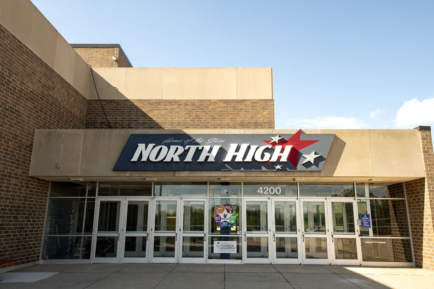 Hip-hop group showcase at Sioux City's North High - Vimarsana News