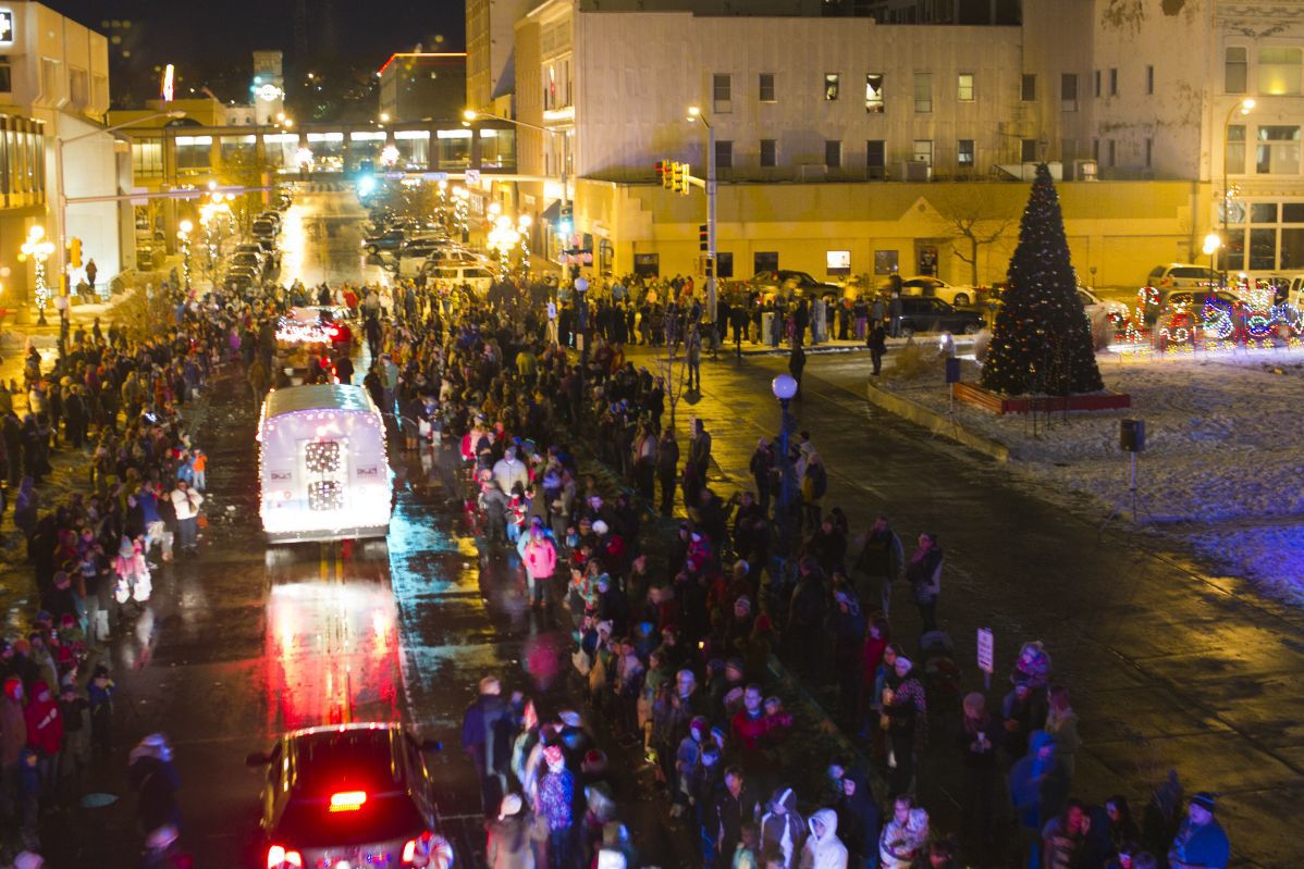 Annual parade lights up the night in Sioux City Latest News