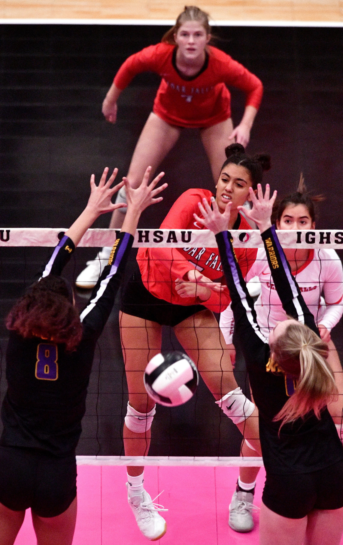 Cedar Falls vs Waukee state volleyball