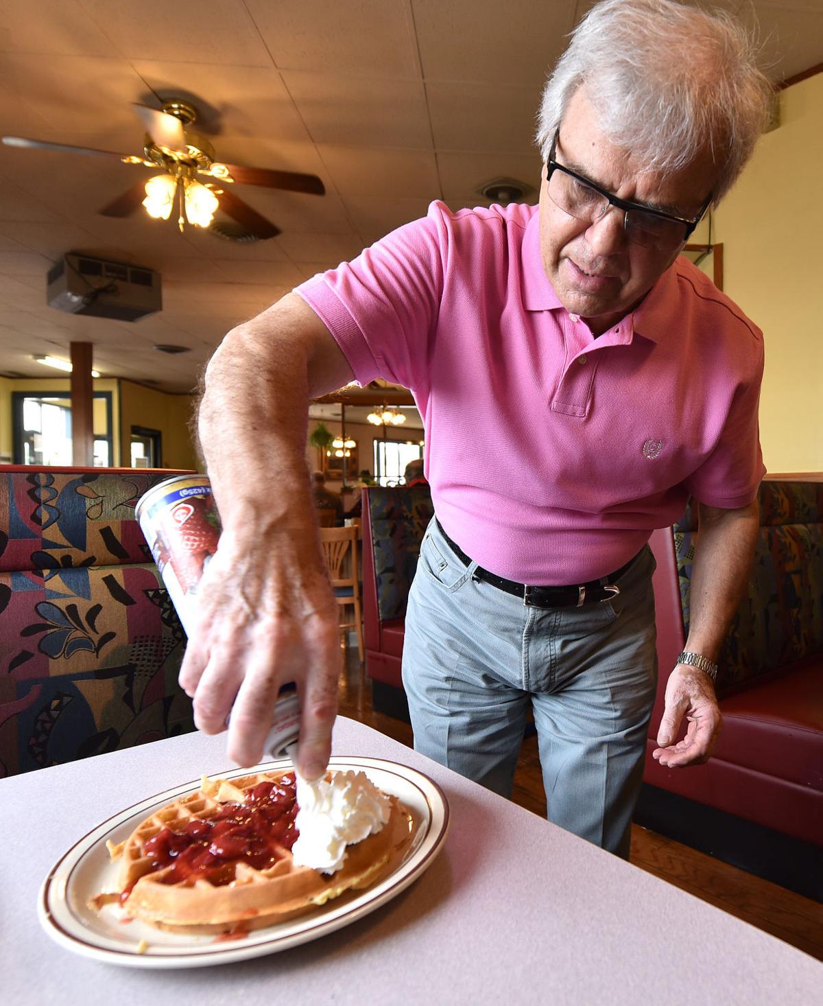 Waffles Rule At Longtime Sioux City Restaurant Food And Cooking Siouxcityjournal Com