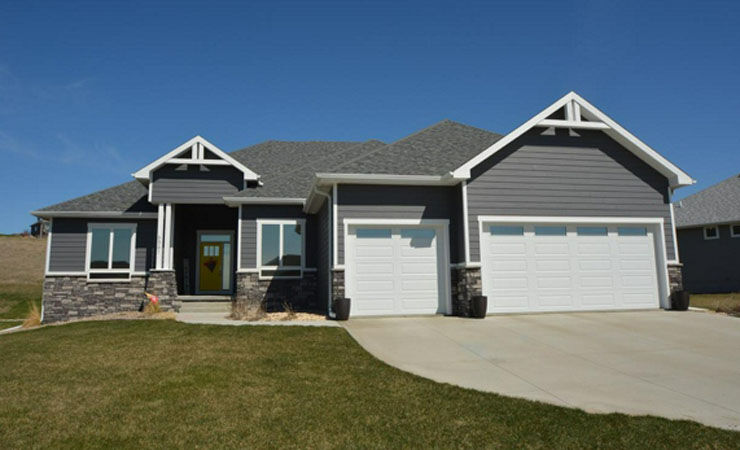 6561 Palm Valley Dr, Sioux City $450,000