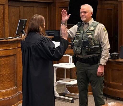 Huizenga sworn in as new Sioux County Sheriff