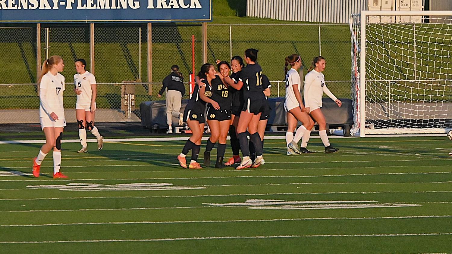 Heelan shuts out beat Spencer, head to girls state soccer tourney