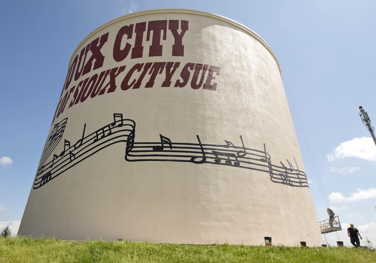Musical Paint Job Puts Sioux City Sue On Singing Hills Water