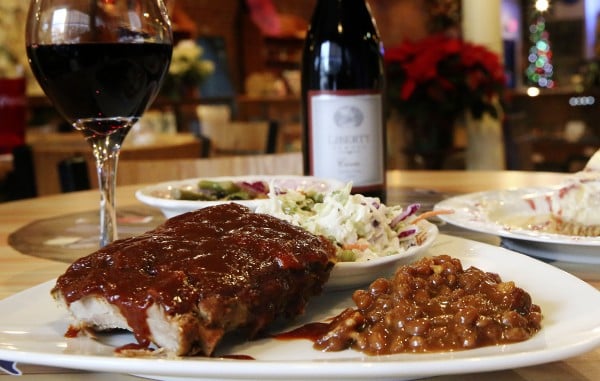 Foodies, artists meet at Indigo Palette