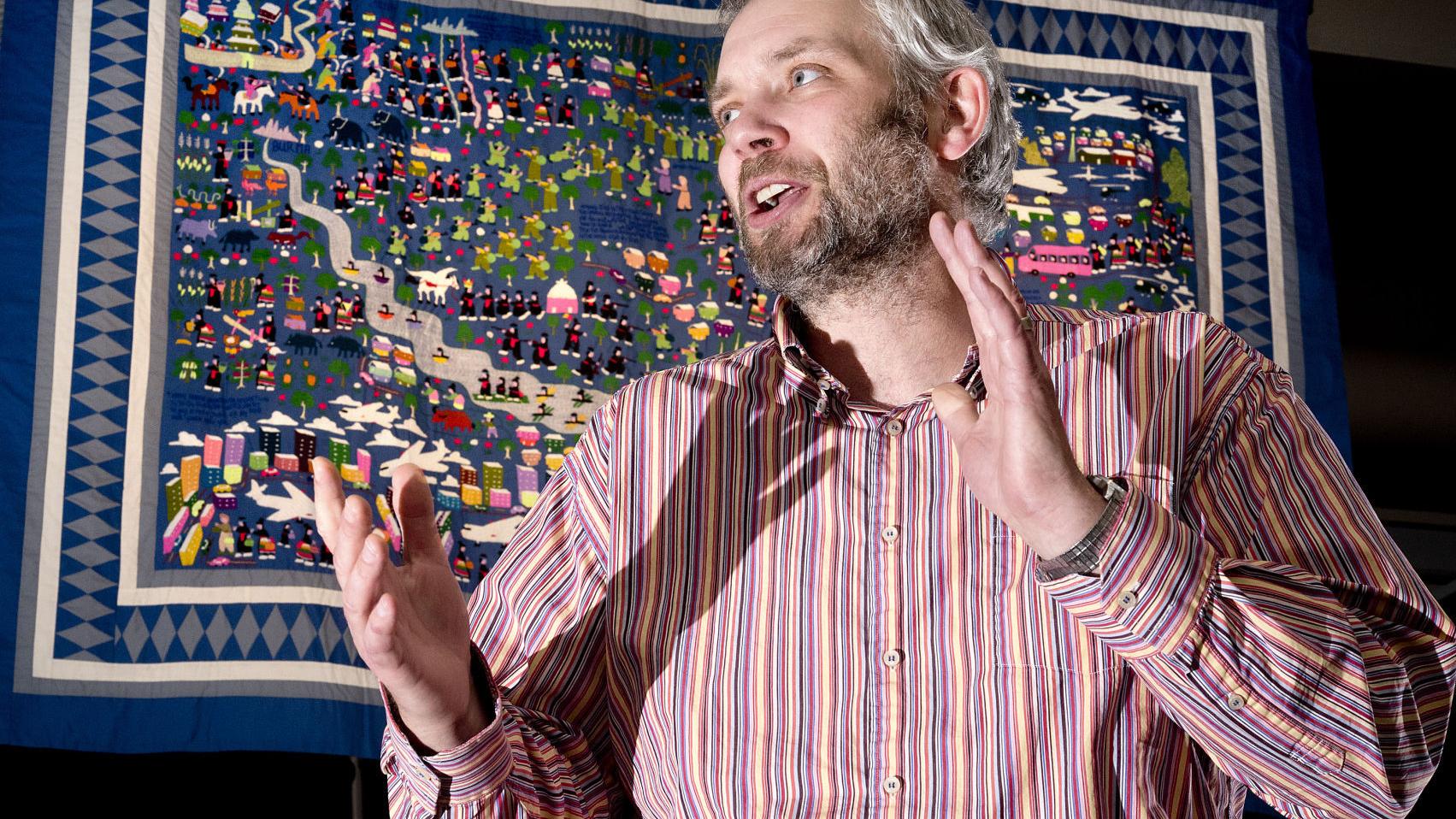 Hmong Textiles Tell Stories Of Tradition War And Whimsy Local