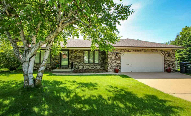 2319 Mohawk Ct, Sioux City $200,000