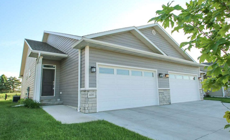 635 Prairie Blvd, Dakota Dunes  $250,000