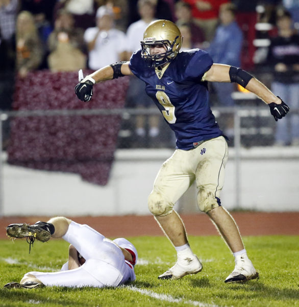Heelan closes out regular season by downing Le Mars Football