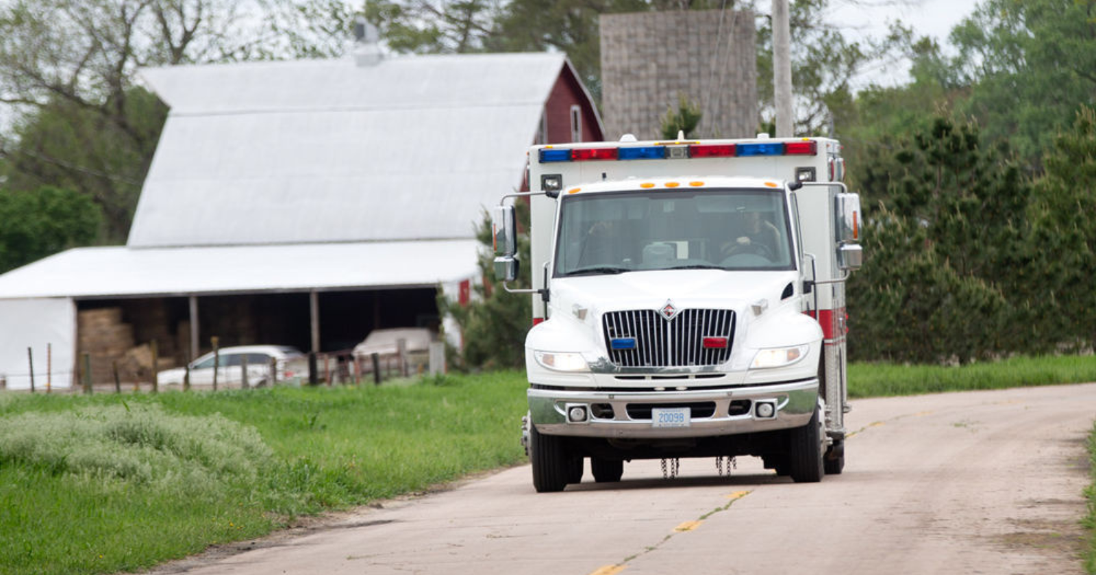 25-year-old Iowa man dies after crashing pickup truck into river - Vimarsana News