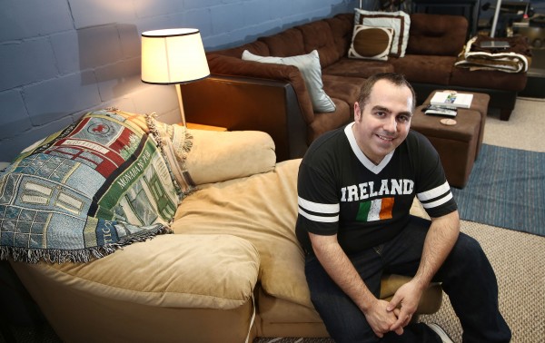 Couchsurfing It S A Way To Share Your Home With Others Local