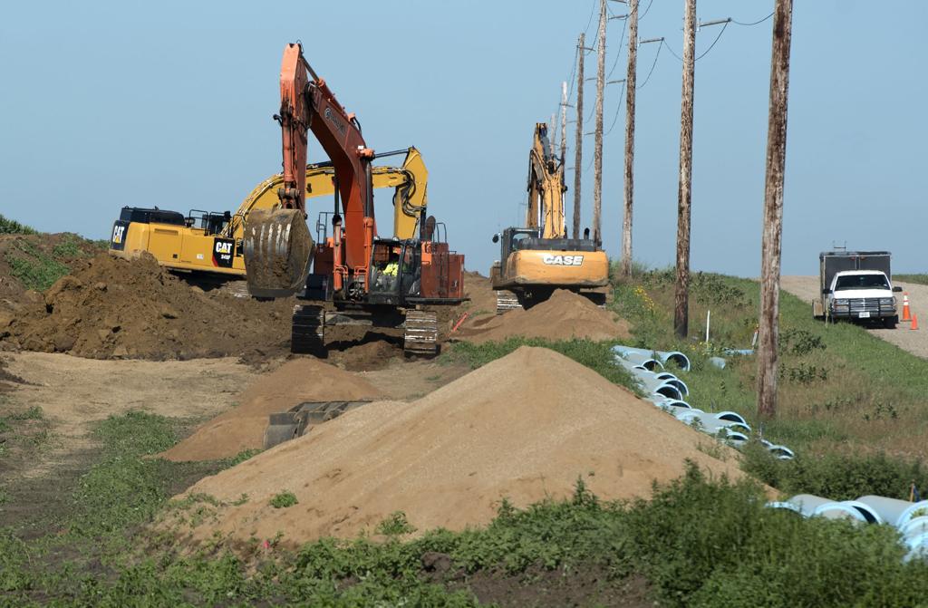Lewis Clark Water System Hits 20 Year Mark While Pipeline Work Picks Up State And Regional Siouxcityjournal Com