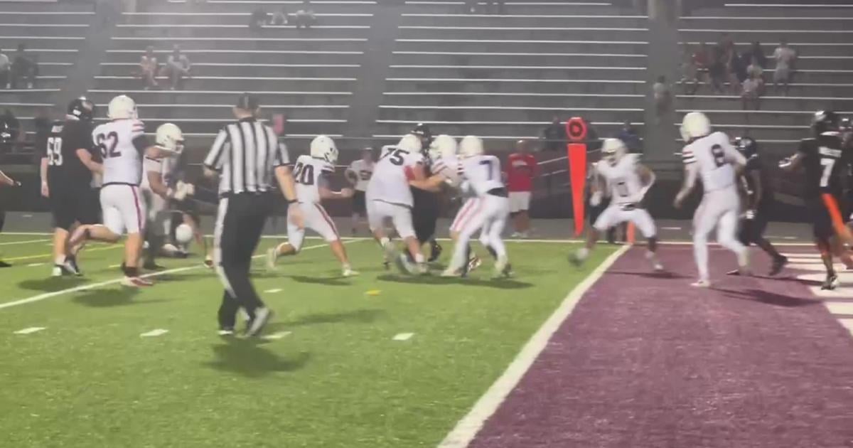 VIDEO: West's Tavin Irvine runs 7 yards for a TD against SSC