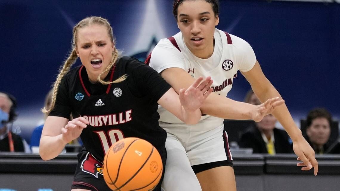 South Carolina defense smothers Louisville in semifinal win