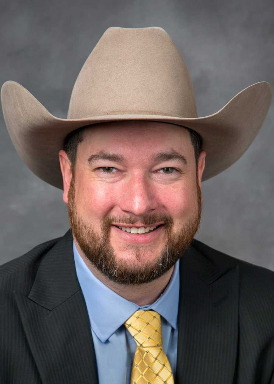 Zach Lahn picks northeast Iowa farmer, legislator Derek Wulf as his running mate