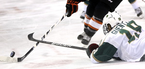 Musketeers hockey vs Omaha Lancers