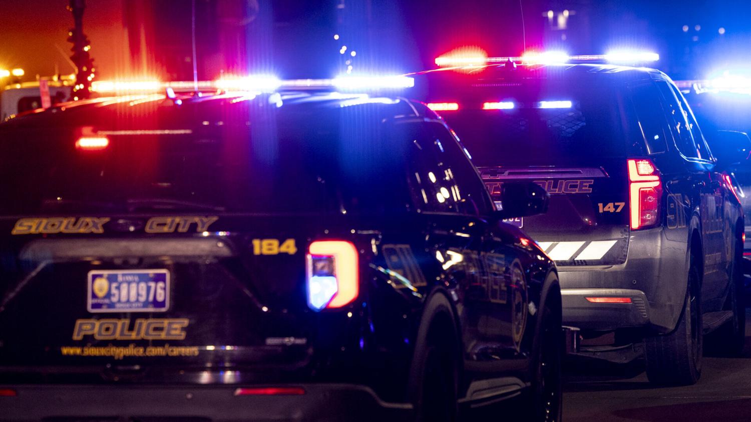 Sioux City police investigate early Sunday morning shooting that injured 2 people